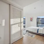 Modern 2-Br Apt Pool Gym Hollywood