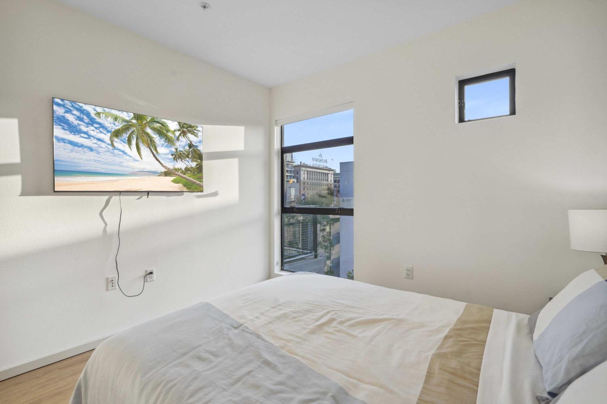 Modern 2-br Pool Gym Hollywood